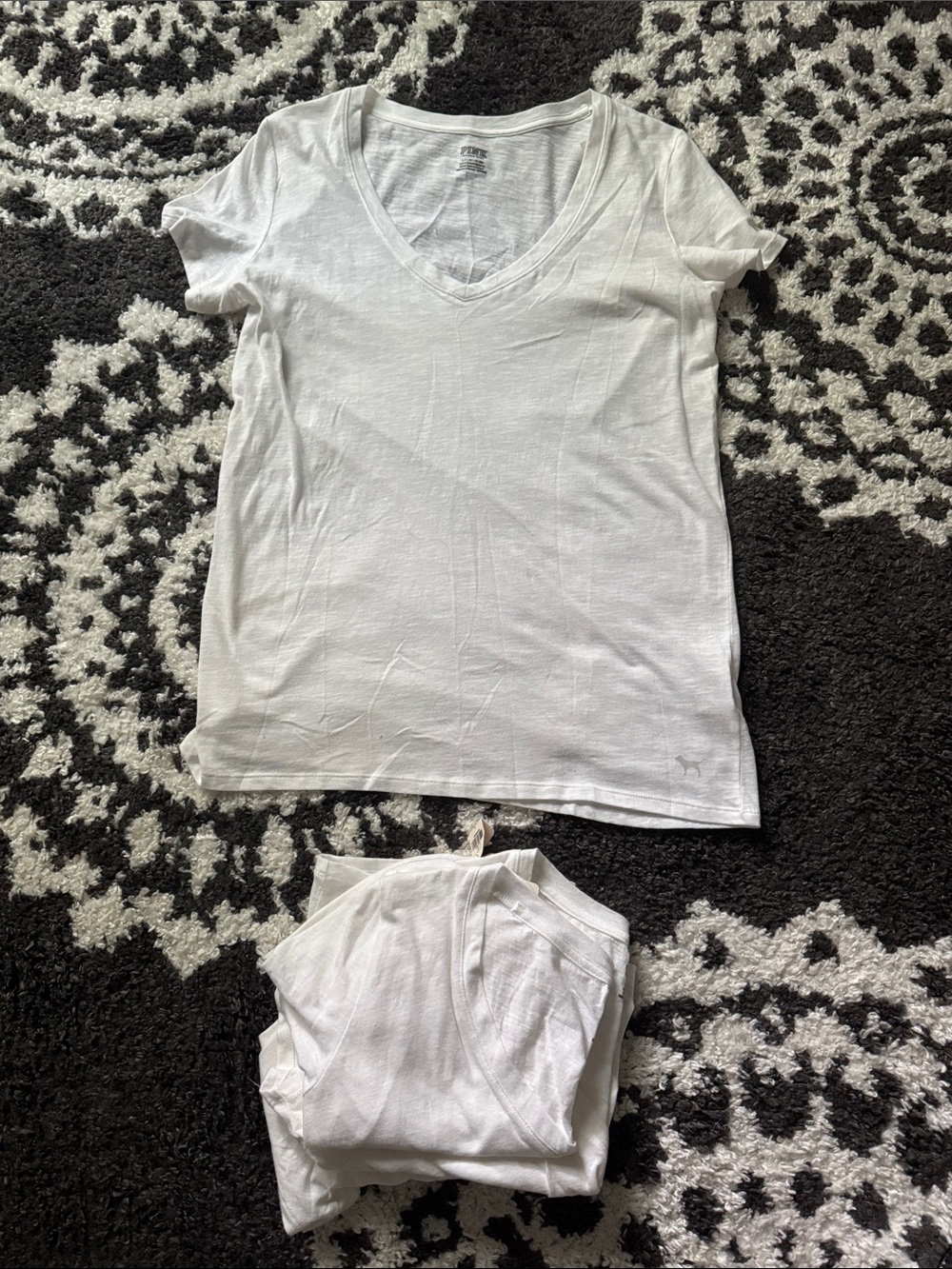 Victoria secret pink cotton 2019 perfect tee bundle rare White V-Neck Tee nwts S